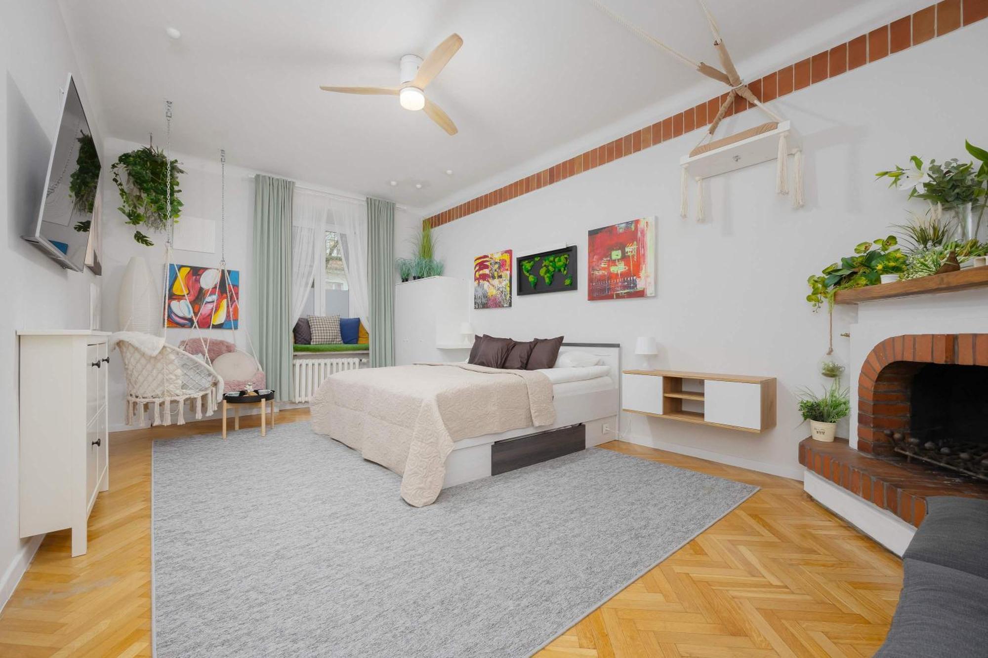 Apartment Piekny Jasny Z Sypialnia I Biurkiem By Renters
