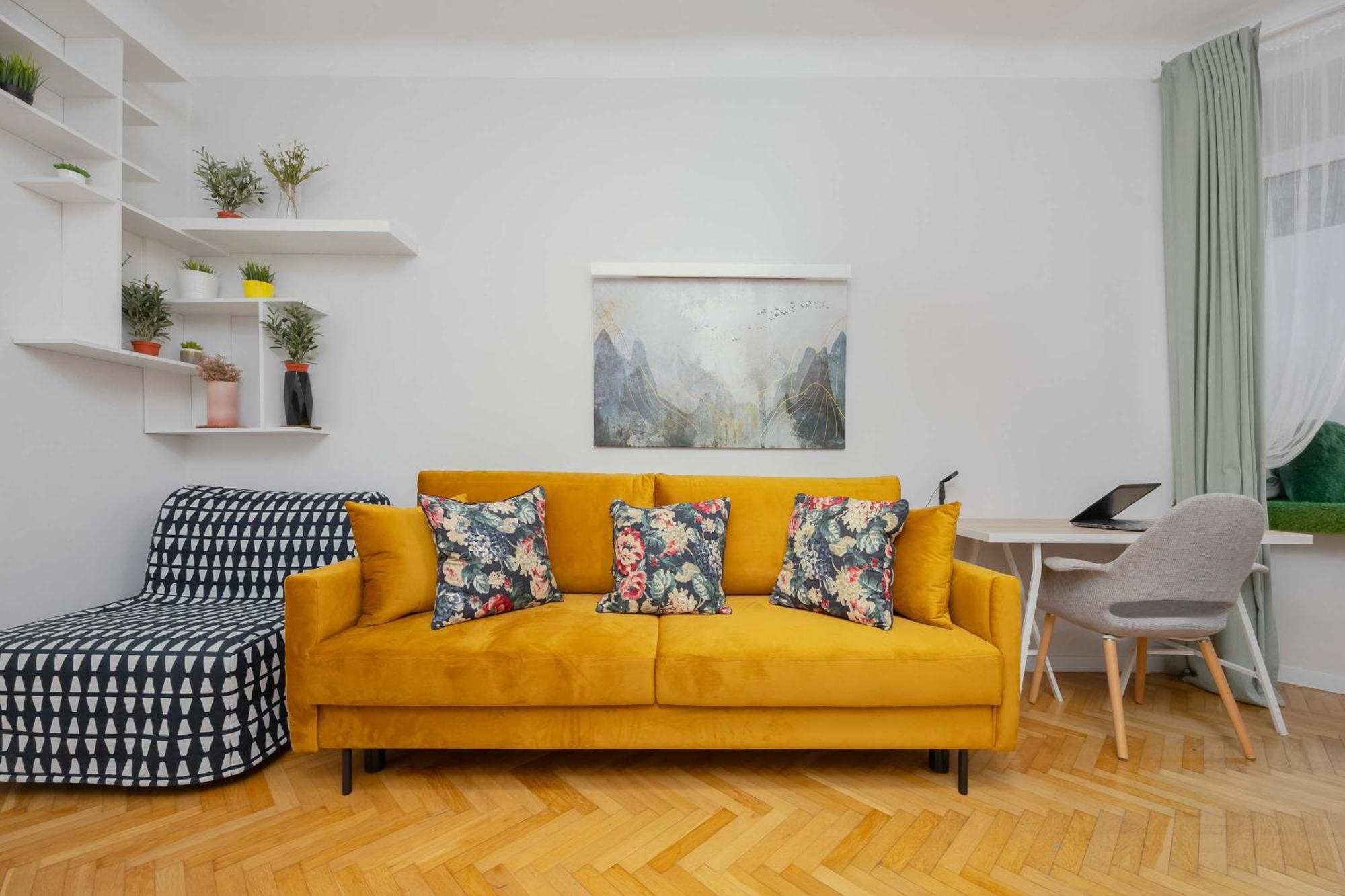 Apartment Piekny Jasny Z Sypialnia I Biurkiem By Renters