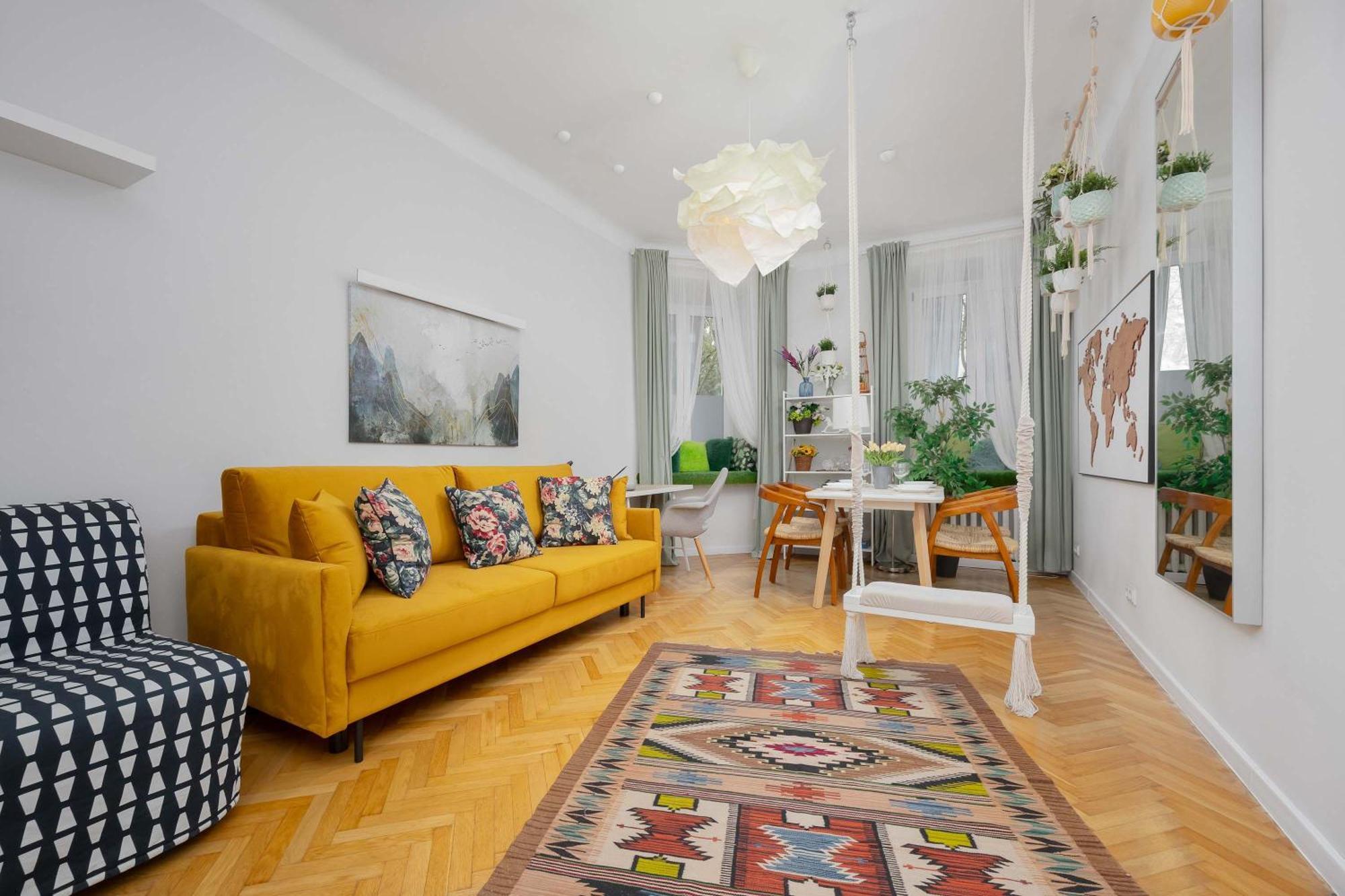 Piekny Jasny Z Sypialnia I Biurkiem By Renters Warszawa