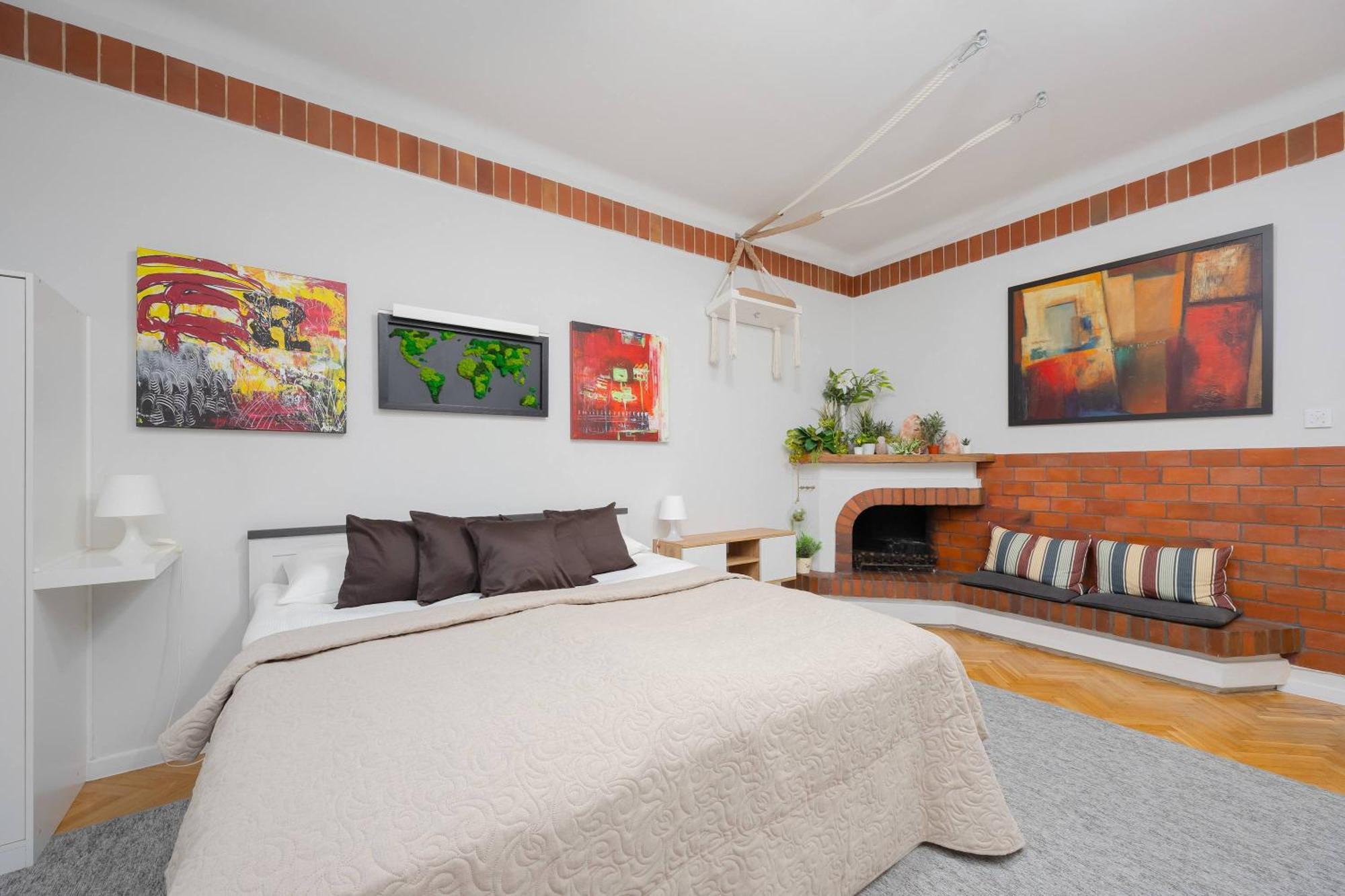 Piekny Jasny Z Sypialnia I Biurkiem By Renters Apartament